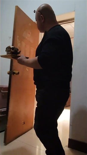 Shout the Moment the Door Opens: Your Daily Life Hack