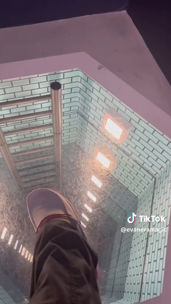 I found a magic infinity portal 😱 #illusion #magic #portals #opticalillusion #foryou #fyp