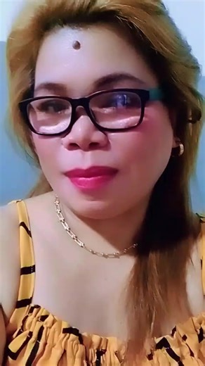 Habang nagluluto Si kumare. nuod lang ako sa kanya.