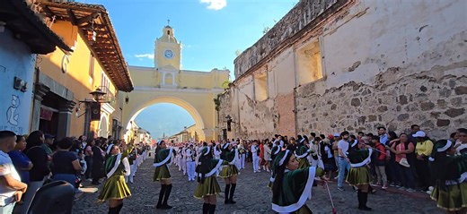 23K views · 394 reactions | Los amigos de Twenty Show Band en su participacion en la Antigua Guatemala , gracias .. | Band Code | Facebook