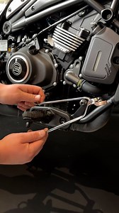 Motorcycle pedal lock trick | Pixel Pop