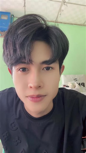 Exploring Aung Aung's Family Background and Connections