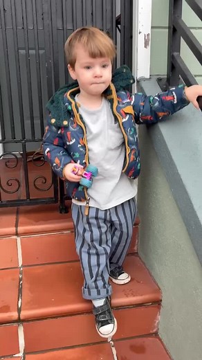 Otis has decided to pursue a career in modeling. | Hart Hanson