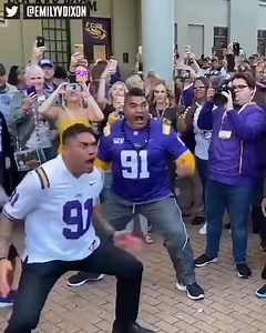 💜💛 Breiden Fehoko's last Haka with his family before his LSU Football Senior Night will always be special | College Football on FOX