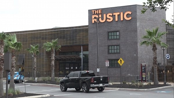 The Rustic, popular restaurant and music venue, abruptly closes at The Rim