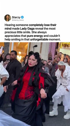 LADY GAGA CAN'T HIDE HER SMILE