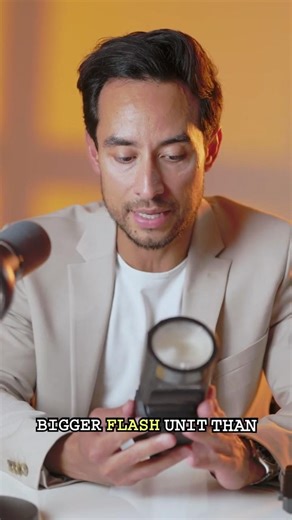 Unboxing the HUGE Neewer Z3 Flash - Is the size worth it? #shorts