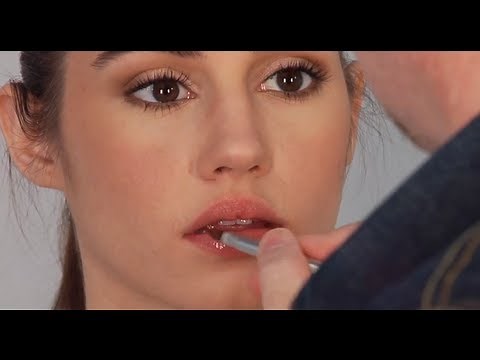 5 Minute Everyday Makeup Tutorial Video by Robert Jones