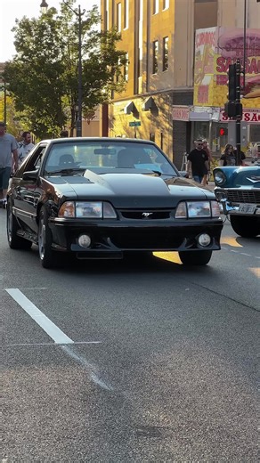 Explore the 1993 Ford Mustang SVT Cobra Experience