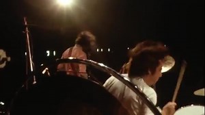 Who - Magic Bus 1968 Het nummer Magic Bus van The Who wordt op 11 Oktober 1968 in Engeland door Track Records op single uitgebracht. Magic Bus, met op de B-kant Dr. Jekyll & Mr. Hyde is in de zomer van 1968 in de IBC Studios in Londen opgenomen. Het plaatje komt op 28 Oktober 1968 de Engelse hitparade binnen, en komt tot een 26ste plaats. | Oldie video's on line