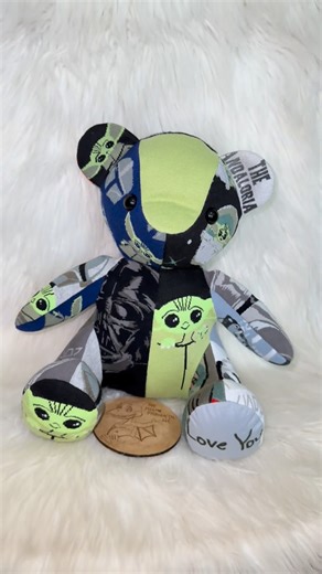 The Yellow Pterodactyl LLC on Instagram: "How freaking cool! A bear made entirely out of socks!! I LOVE this one😍 #memorybear #memorybears #loss #grief #griefandloss #griefjourney #keepsake #griefsupport #keepsakebear #lossofalovedone #death #dying #griefsucks #griefshare #starwars #starwarsfan #themandalorian #yoda #babyyoda #darthvader"