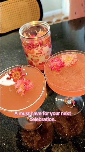 How to Elevate Your Cocktails with Edible Dried Flowers