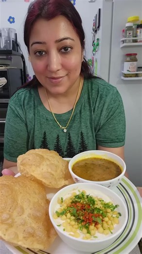 Raat Ko Dahi Nahi Khati? Aaloo Sabzi Poori Recipe