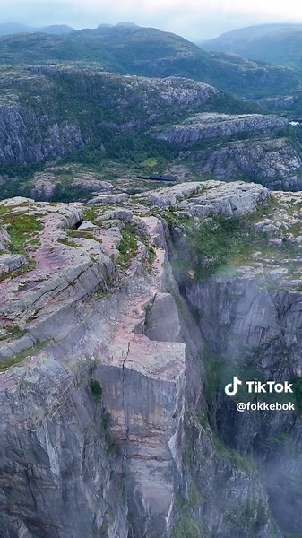 Lysefjord, a stunning 42km fjord in Rogaland, Norway, is a must visit for epic views and adventure! Flanked by towering cliffs, it’s perfect for jaw-dropping 🌄 Preikestolen Hike Pulpit Rock (Preikestolen) is Norway’s iconic hike, a 4-hour, 8km roundtrip with a 500m climb. Starting at Preikestolen Fjellstue, the trail weaves through forests and rocky paths to a 604m-high plateau with unreal Lysefjord views. Moderately challenging, it’s best in summer, but early starts beat the crowds. Winter hik