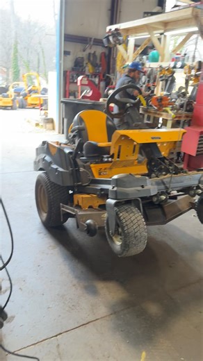 My name is Steve and I mainly work on junk! Fixing up a Z-Force so it will steer again. Almost Friday 🍻#smallenginerepair #smallenginemechanic #cerveza #pacifico #mowers