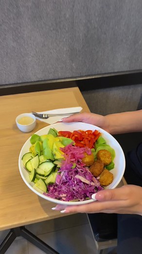 Live on the veg in '24! Increasing the amount of plant-based foods in your diet has many benefits for you and the planet. Dig into the crunch with 30% off daily between 4 and 7 pm when you order on the Kauai App. Order or pay with the Kauai app. Find your voucher under “My Vouchers” and scan it in-store or redeem your voucher on checkout when ordering ahead. Ts & Cs apply. Offer valid for the whole month of Veganuary. (January) #KauaiGlobal #Veganuary #2024 | KAUAI