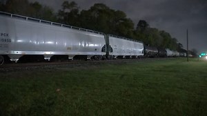 Man hit and killed by train in northeast Houston, HPD says