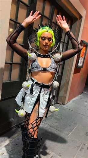 Dara ⚡️ Quick on Instagram: "My look from the @elevatehair show last night! Getting to be on stage with my whole crew was pretty incredible. I just get to hang with these talented weirdos all the time💚 Thanks @aleyaangel for being my model but more importantly for being my Muse. Love you✨✨✨"