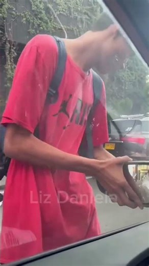 ¡ATRAPADO IN FRAGANTI! 😱 Dueño encara a ladrón de retrovisores #Shorts