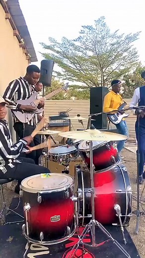 The lead guitar was a bit off tuned | Jbinternational