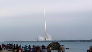 China launches moon probe as space race with US heats up