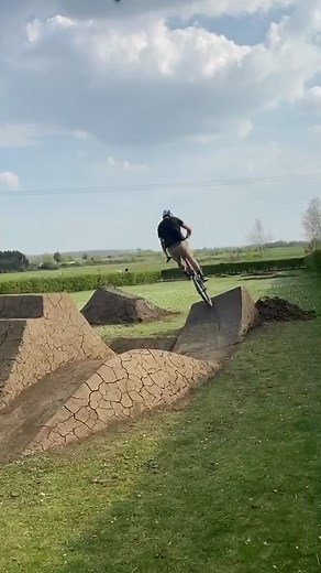 The backyard lockdown build is coming along SICK!! Full series is over on the tube #lockdown #backyard #trails