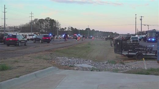 2 injured, suspect killed in shootout after Florence bank robbery