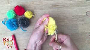 How to make a Pom Pom maker Tutorial (Craft Basics - Yarn Pom Pom)