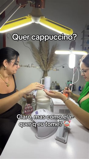 Rindo de nervoso 🤡🥲 @Dhyelly Barreto Nail Designer 🫶🏻 #cappuccino #nails #goias