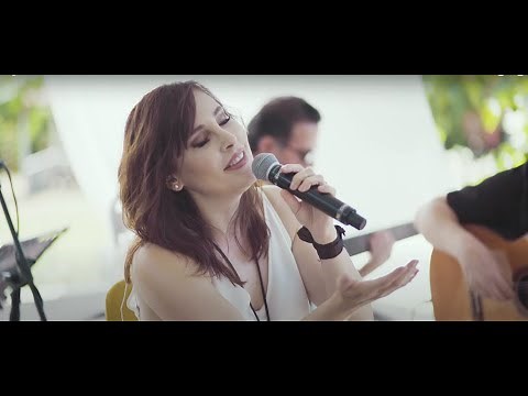 Funda Arar | Armağansın (Akustik)