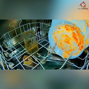 GoPro view from the inside of a dishwasher. See what happens when you turn it on! 🤩📸 Video by ForumWiedzy | Handimania