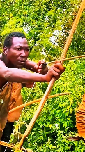 Secrets of the African Jungle Hunt Revealed 🔥🏹 #AfricanVillage #WildAfrica #Viral