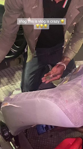 😂😂😂can’t stop laughing at the “ searching for change” situation 😂😂😂#itsallrandom #dayinmylife #fypシ゚viral #foryoupage #spendthedaywithme #voiceover #viraltiktok #foodie #sundaybraai