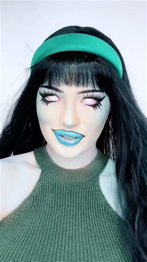 Scarah Screams monster high doll makeup #halloweenmakeup #monsterhigh