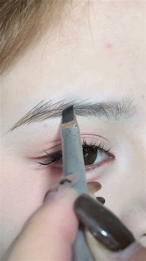 Makeup tutorial for beginners: How to draw eyebrows. (Makeup, Eyebrows)