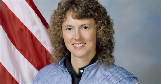Christa McAuliffe statue unveiled in New Hampshire