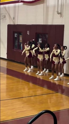New Manchester High School Cheerleaders 🐆