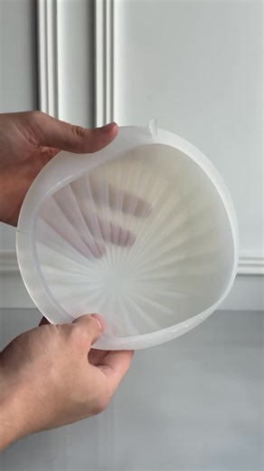 🇺🇦Silicone moulds for cakes by Dinara Kasko on Instagram: "Our silicone molds are simply easy to work with. The kind of tool you use once — and think, “Why wasn’t it always this simple?” Why chefs love them: • Soft and flexible — nothing cracks or breaks when you unmold • Holds its shape even with very delicate fillings • No sticking — the dessert just slips out on its own • Clean, sharp details without crooked edges or messy seams • Quick to freeze and defrost — no endless waiting • Easy to w