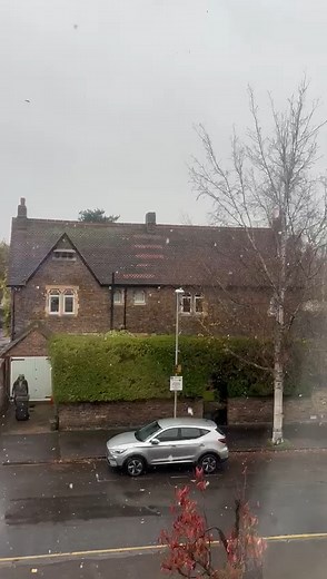 561K views · 10K reactions | London has seen its first snow fall of the season today ❄️ This video was taken this morning as snow fell in Kingston ⛄️ | MyLondon | Facebook