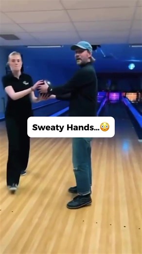 Manage Sweaty Hands During Gaming Sessions