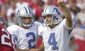 Can I kick it? Yes you can! #TBT to Jason Hanson → http://bit.ly/2seB7Em | Detroit Lions