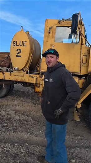 ABANDONED FOR YEARS - HAYES HD OFF HIGHWAY TRUCK - CAN WE BRING IT TO LIFE. #🇺🇸 #machine #bigmachines #heavyiron #heavyequipmenttiktok