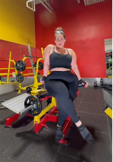 Feminine energy isn’t loud. It arrives. It settles. It belongs.kkrush it #gym #gymmotivation #bodybuilder #feminineenergy #confidence