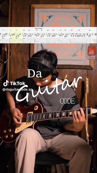 Long là học viên kì cựu đã theo học tới khóa thứ 3 của lớp. Ban đầu, định hướng của Long là học Acoustic Guitar đệm hát style R&B, nhưng sau một thời gian, bạn này đã bị thu hút bởi thứ âm thanh mạnh mẽ của Electric Guitar. Các bạn hãy cùng đón chờ xem sắp tới Long sẽ thể hiện bài hát nào nhé! Các bạn có thể xem lại video đầu tiên của Long tại lớp với ca khúc Đợi (link mình để dưới phần cmt nhé) _____________________________ 🎸 Da Guitar Code - Lớp Học Guitar Acoustic, Electric
