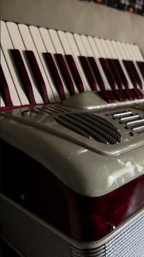 Restoring a Vintage Italian Masterpiece: 80-Bass Galanti Accordion