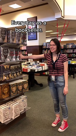 Six of crows is really that good. #booktok #fyp #amreading #sixofcrows #favoritebooks #lovebooks #bookish #bookseller #oremreads #bookstore #bookclub