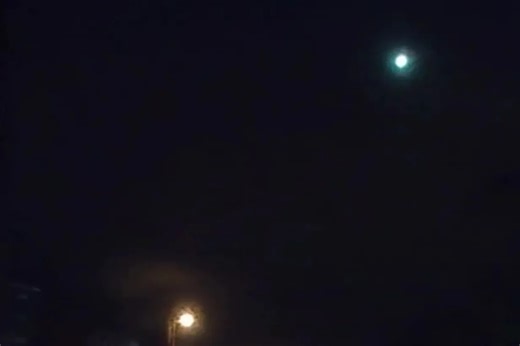 Incredible moment meteor streaks over UK city lighting up night sky