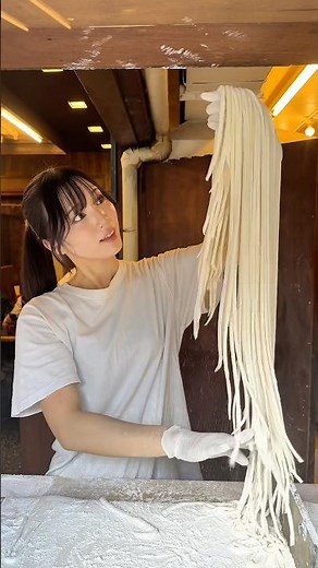 $4 udon in Japan 🇯🇵 #japanesefood #noodles #大好物は高カロリー