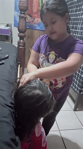 abi10 (@mariposa10603)’s videos with sr barber - SR BARBERO