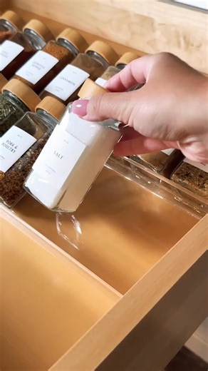 1.8K views · 29 reactions | Organizing the spice drawer #householditem #asmr #lighting #usedfurniture #organizedhome #furniture #diyproject #foodpreservation #organized #sundaydinner #breakfastfood #satisfying-002 | Sharonda Galdamez | Facebook